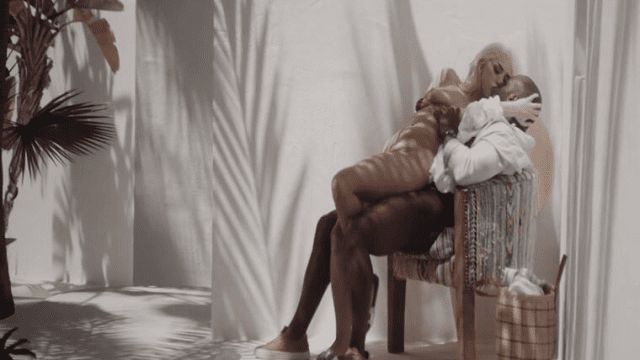 Làm tình cùng em ở phía sau nhà - httgmjmx.sbs