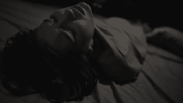 Sung sướng dưới tấm chăn - httgmjmx.sbs