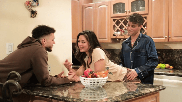 Động cơ thầm kín của đứa em gái cưng - httgmjmx.sbs