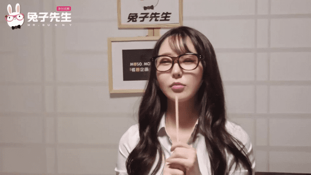 TZ100 - Hiếp dâm tập thể em gái hàng ngon đêm giao thừa - httgmjmx.sbs